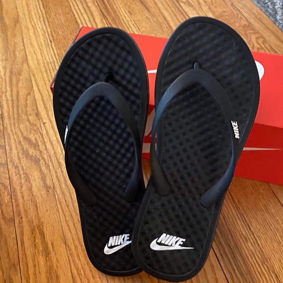 Nike Shoes - Nike Flip Flops